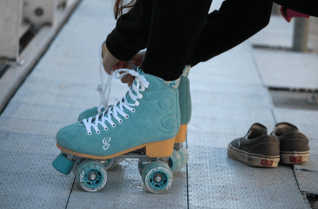 Patins de Rodas: por que eles queimam calorias, fortalecem músculos e viraram o treino queridinho - Imagem do artigo